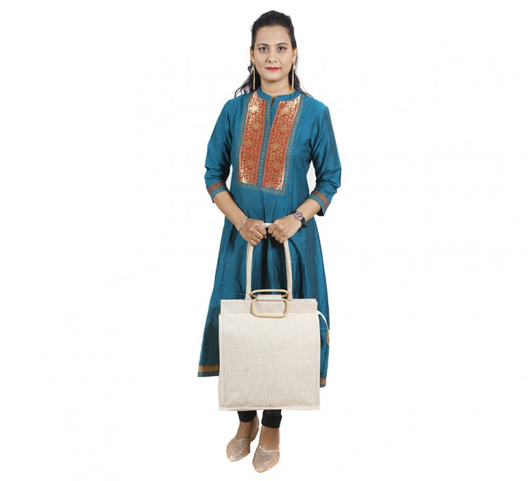 Rope and cane handle juco bag
