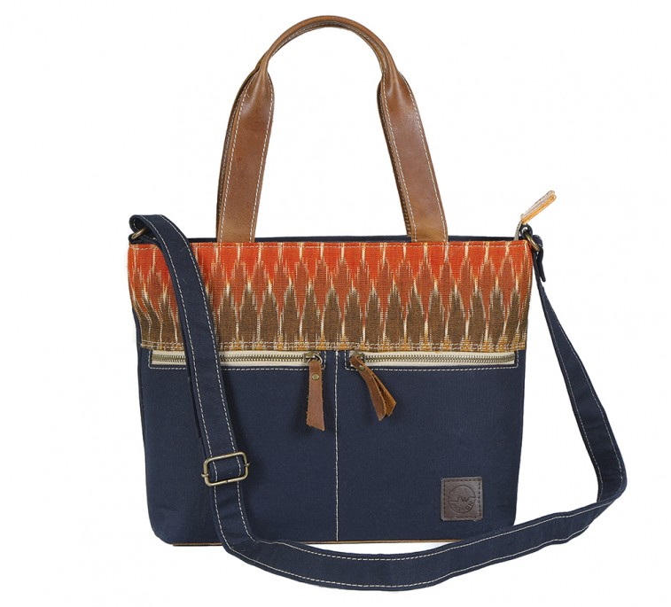 Canvas shoulder bag