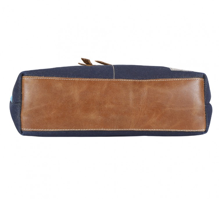 Canvas shoulder bag
