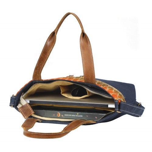 Canvas shoulder bag